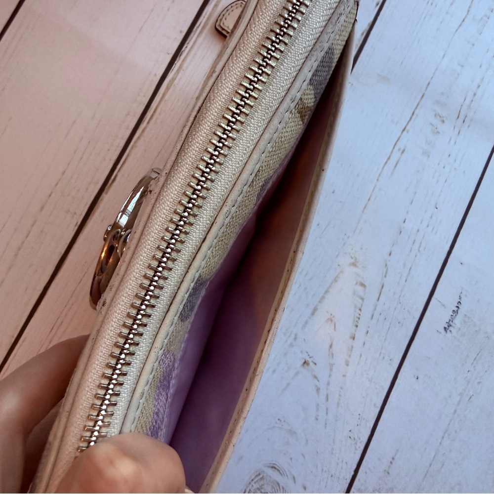 COACH | Soho Optic Art Linen Wallet - Picture 14 of 16